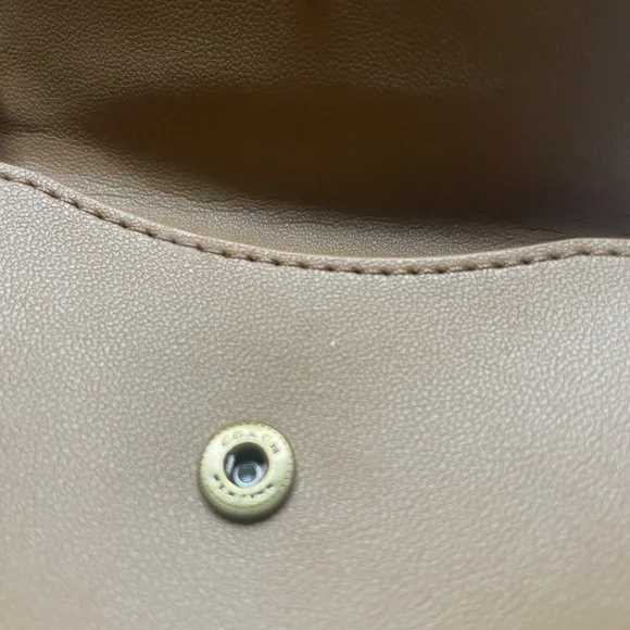 Coach Turn Lock Wallet - Chalk - Picture 9 of 10